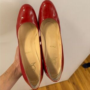 CHRISTIAN LOUBOUTIN Red Sole Calfskin Leather Pumps | size 40.5